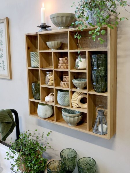 Hnedá antik drevená nástenná polička s priehradkami - 49*8*49 cm - Chic Antique