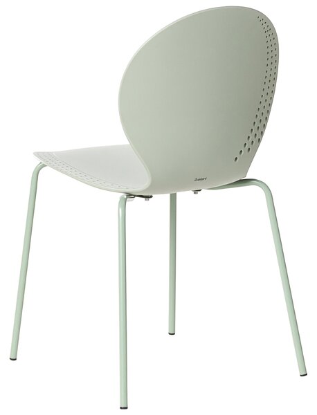 Sada 4 záhradných stoličiek svetlozelené plastové stoličky interiér exteriér záhrada jedáleň moderný minimalistický štýl