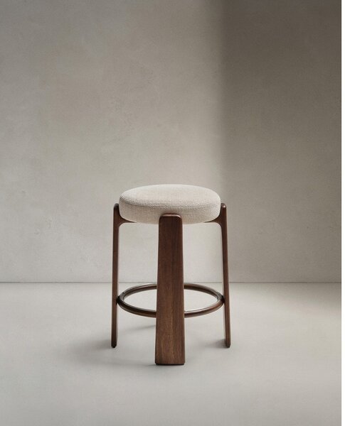 Béžová/v tmavo prírodnej farbe barová stolička z jaseňového dreva (výška sedadla 65 cm) Granite – Kave Home