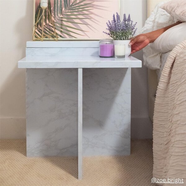 Biely konferenčný stolík v dekore mramoru 56x56 cm Brielle – CosmoLiving by Cosmopolitan