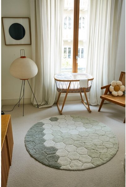 Svetlozelený prateľný ručne tkaný bavlnený okrúhly koberec ø 140 cm Honeycomb Blue Sage – Lorena Canals