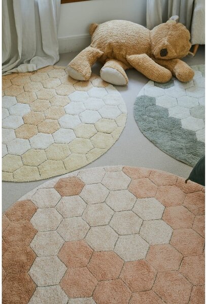 Svetloružový prateľný ručne tkaný bavlnený okrúhly koberec ø 140 cm Honeycomb Rose – Lorena Canals