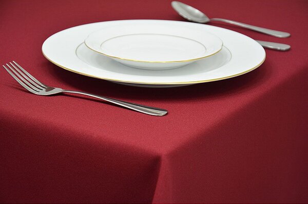 Dekorstudio Obrus na stôl - bordový Rozmer obrusu (šírka x dĺžka): 110x160cm