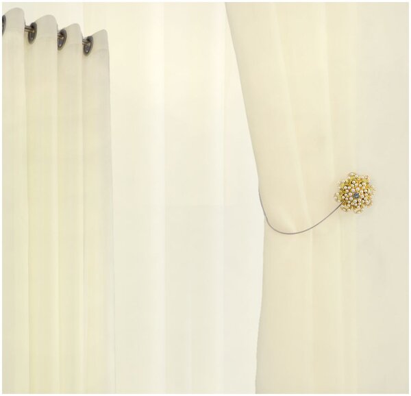 Dekorstudio Jednofarebná záclona - krémová - vlastný rozmer Uchytenie závesu: Riasiaca páska 1, Šírka záclony: 550cm