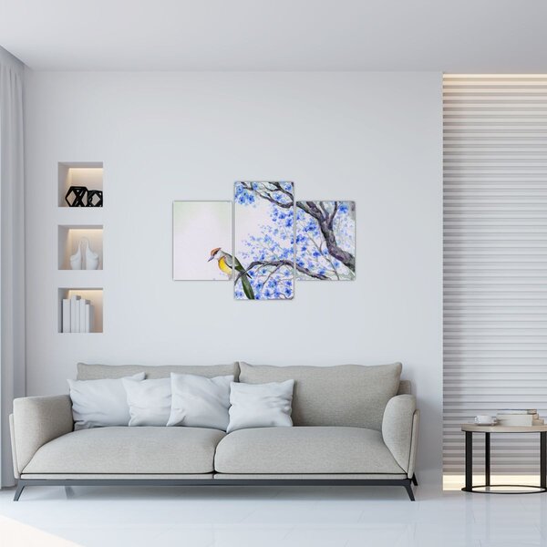 Obraz - Vtáčik na strome s modrými kvetmi (90x60 cm)