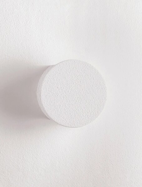 Minimalistické nástenné svietidlo Awa