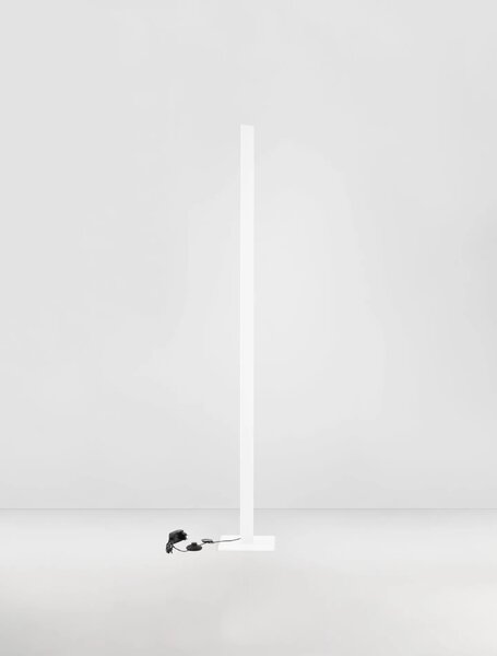 Dizajnová stojaca lampa Edel Biela
