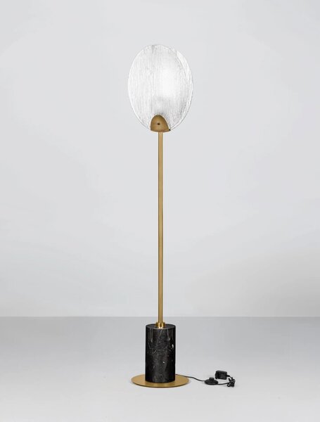 Dizajnová stojaca lampa Shelina Medená