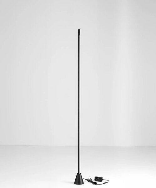 Dizajnová stojaca lampa Litee Čierna