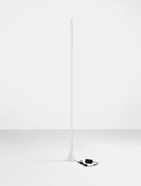 Dizajnová stojaca lampa Litee Biela