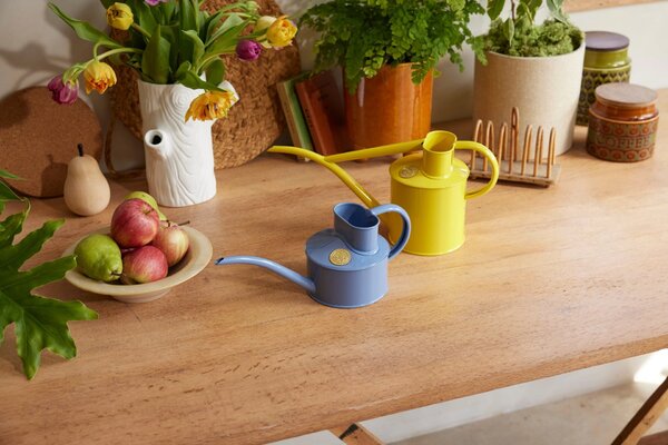 Krhlička na polievanie Fazeley Flow Lotus Yellow – 1 l