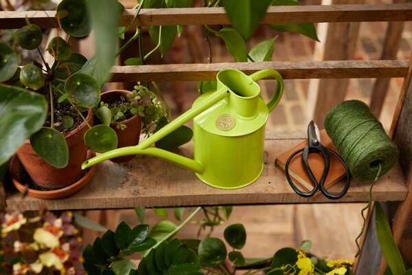 Krhlička na polievanie Fazeley Flow Apple Green – 1 l