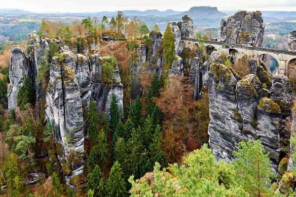 DIMEX | Vliesové fototapety na stenu Malebný výhľad na skaly MS-5-1664 | 375 x 250 cm | zelená, modrá, šedá