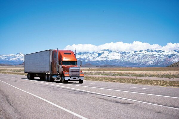 DIMEX | Vliesové fototapety na stenu Truck na ceste MS-5-2710 | 375 x 250 cm | modrá, biela, oranžová