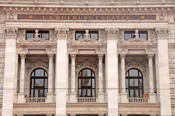 DIMEX | Vliesové fototapety na stenu Burgtheater MS-5-0820 | 375 x 250 cm | biela, béžová, hnedá