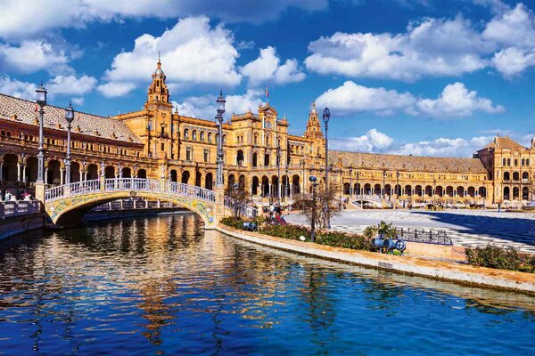 DIMEX | Vliesové fototapety na stenu Plaza de España, Sevilla MS-5-1108 | 375 x 250 cm | modrá, biela, hnedá