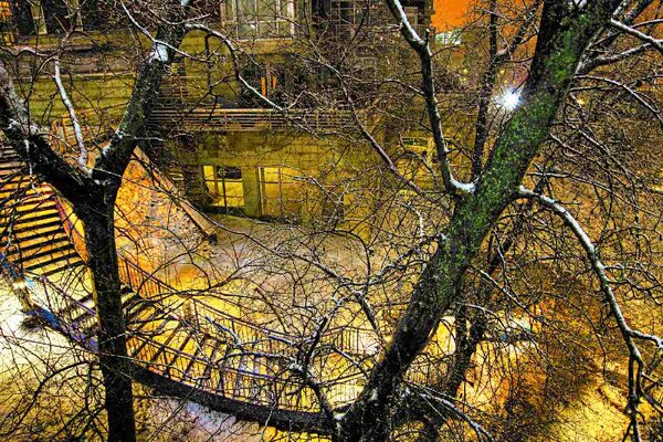 DIMEX | Vliesové fototapety na stenu Nočné mesto MS-5-0630 | 375 x 250 cm | zelená, žltá, oranžová