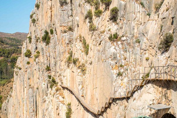 DIMEX | Vliesové fototapety na stenu Caminito del Rey MS-5-0646 | 375 x 250 cm | zelená, modrá, šedá