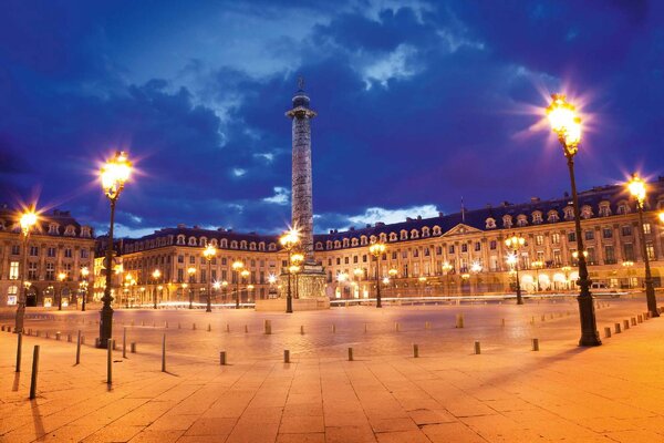 DIMEX | Vliesové fototapety na stenu Námestie Vendôme, Paríž MS-5-1141 | 375 x 250 cm | modrá, hnedá, šedá