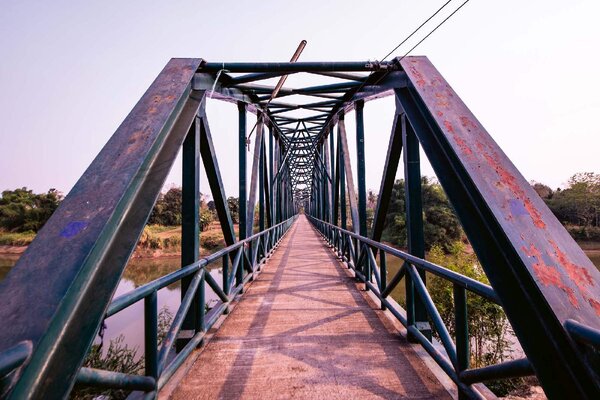 DIMEX | Vliesové fototapety na stenu Železný most MS-5-0647 | 375 x 250 cm | zelená, modrá, medená