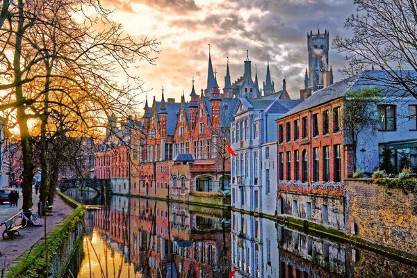 DIMEX | Vliesové fototapety na stenu Kanály v Bruges MS-5-1015 | 375 x 250 cm | vicefarebná, modrá, oranžová, šedá
