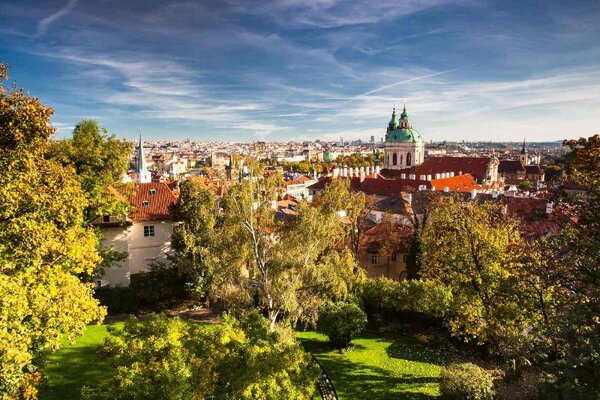 DIMEX | Vliesové fototapety na stenu Jesenná Praha MS-5-1190 | 375 x 250 cm | zelená, vicefarebná, modrá, oranžová