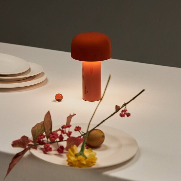 Stolová LED lampa Flos Bellhop s a akumulátorom, červená, 21 cm,, Červená, Obývacia izba / jedáleň, Plast, Dizajn, Stojacie svietidlo