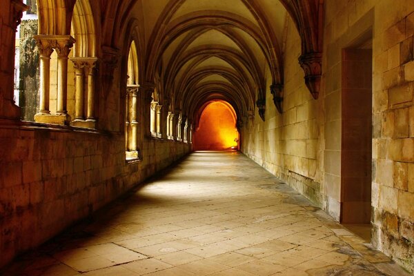 DIMEX | Vliesové fototapety na stenu Kláštor Alcobaça MS-5-1193 | 375 x 250 cm | oranžová, hnedá