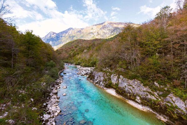 DIMEX | Vliesové fototapety na stenu Rieka Soča, Slovinsko MS-5-3100 | 375 x 250 cm | zelená, modrá, biela