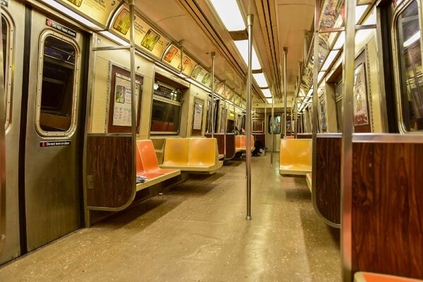DIMEX | Vliesové fototapety na stenu Metro v New York City MS-5-2909 | 375 x 250 cm | žltá, hnedá, šedá
