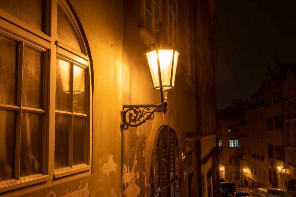 DIMEX | Vliesové fototapety na stenu Staré mesto Praha MS-5-0747 | 375 x 250 cm | čierna, žltá, šedá