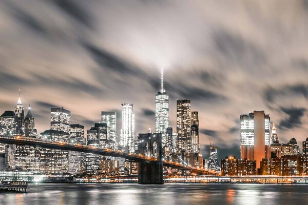 DIMEX | Vliesové fototapety na stenu Manhattan MS-5-0764 | 375 x 250 cm | čierna, oranžová, šedá