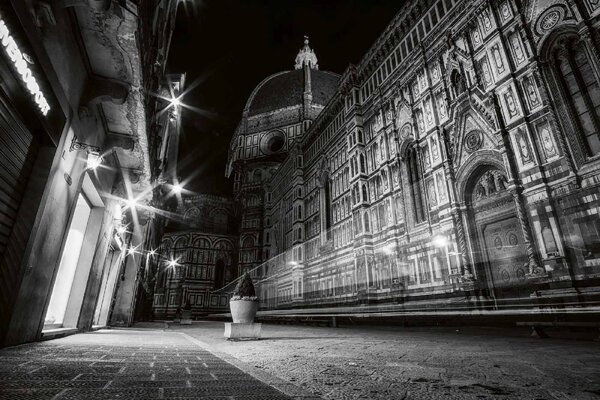 DIMEX | Vliesové fototapety na stenu Ulica za svitania MS-5-0751 | 375 x 250 cm | biela, čierna