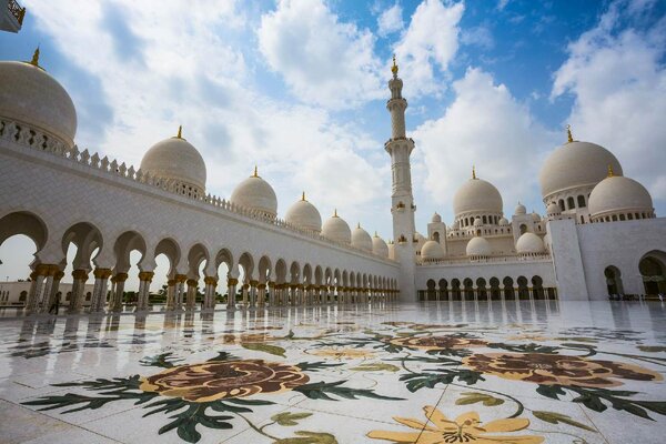 DIMEX | Vliesové fototapety na stenu Abu Dhabi MS-5-1102 | 375 x 250 cm | modrá, biela, béžová, žltá