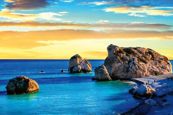 DIMEX | Vliesové fototapety na stenu Aphrodite Bay MS-5-3122 | 375 x 250 cm | modrá, žltá, šedá