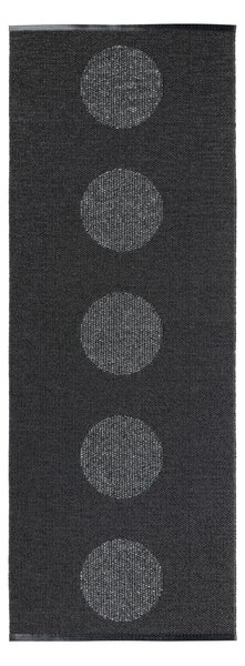 Pappelina Koberec VERA 2.0 Black/Black Metallic – čierny, veľkosť koberca 70 x 360 cm