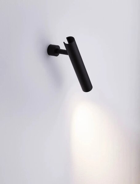 Minimalistické nastenné svietidlo Arlo Čierna