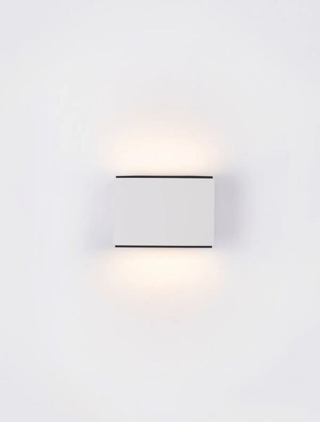 Minimalistické nastenné svietidlo Oti Biela