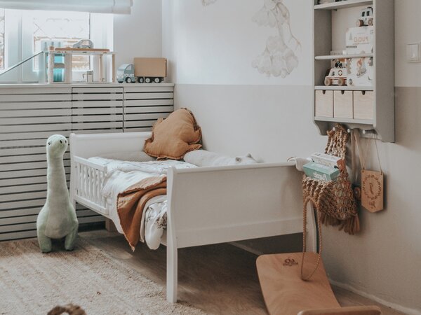 Detská drevená posteľ so zábranou Noble Junior Bed 80x160 - biela