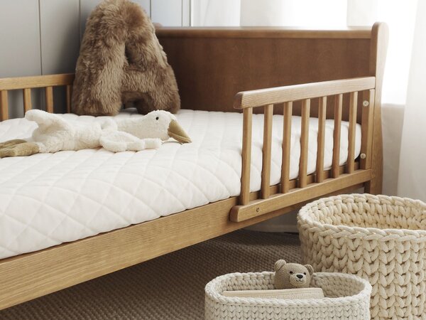 Detská drevená posteľ so zábranou Noble Toddler Bed 70x140 - orech