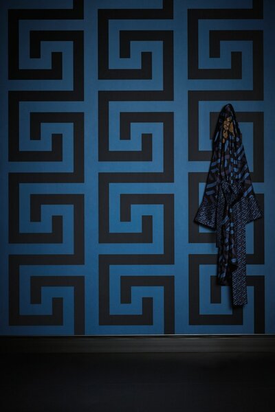 A.S. Création | Vliesová tapeta na stenu VERSACE 38609-3 | 0,70 x 10,05 m | modrá, čierna, metalická