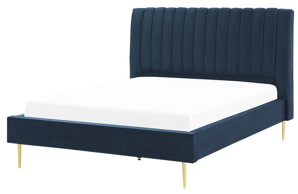 Čalúnená posteľ modrá zamatová čalúnená 140 x 200 cm s lamelovým roštom vysoké čelo elegantný dizajn spálňa
