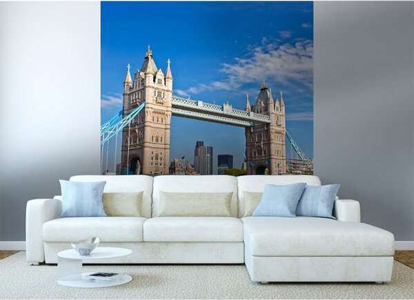 DIMEX | Vliesová fototapeta na stenu Tower Bridge MS-3-0019 | 225 x 250 cm | modrá, béžová, zelená