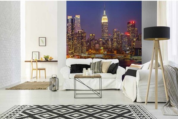 DIMEX | Vliesová fototapeta na stenu Manhattan v noci MS-3-0003 | 225 x 250 cm | modrá, žltá, červená
