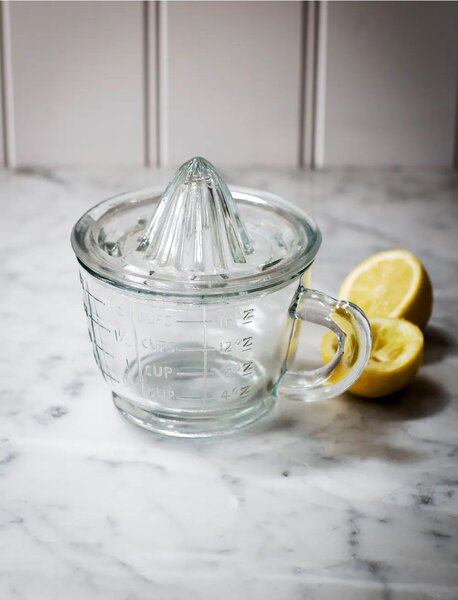 Ručný odšťavovač na citrusy Glass 600 ml
