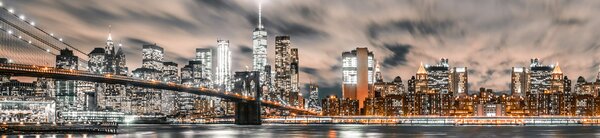 DIMEX | Fototapeta do kuchyne Manhattan v noci KI-260-117 | 260 x 60 cm | čierna, oranžová, šedá
