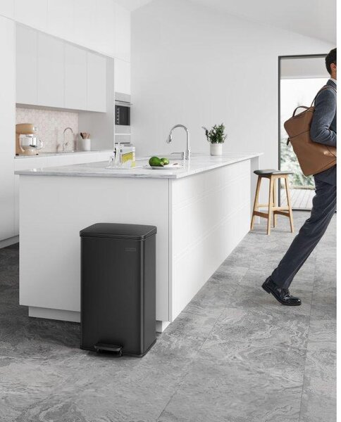 SONGMICS Odpadkový kôš 40 l čierny