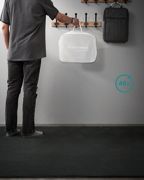 SONGMICS Protišmykový koberec DARVIN 120 x 170 cm tmavosivý