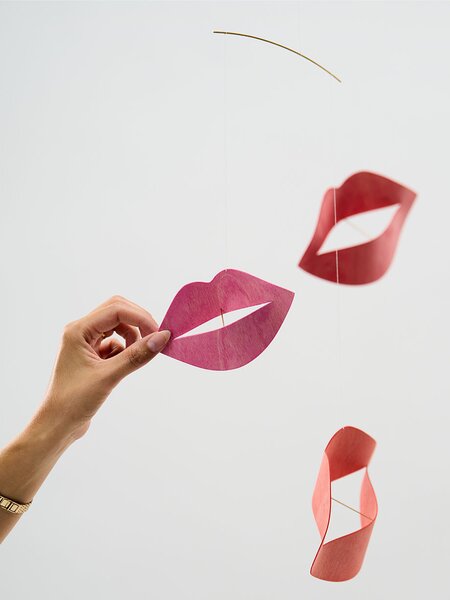Kinet Kisses, vogue