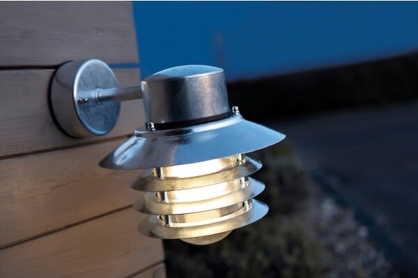 Nordlux - Vonkajšie nástenné svietidlo VEJERS 1xE27/60W/230V IP54 strieborné
